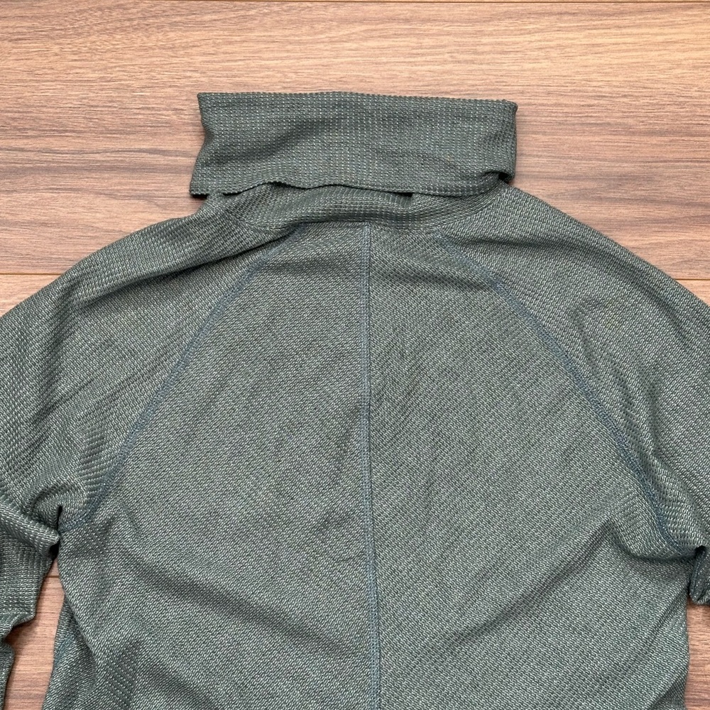 Kuhl Petra Turtleneck in Green Size Medium - Picture 10 of 14